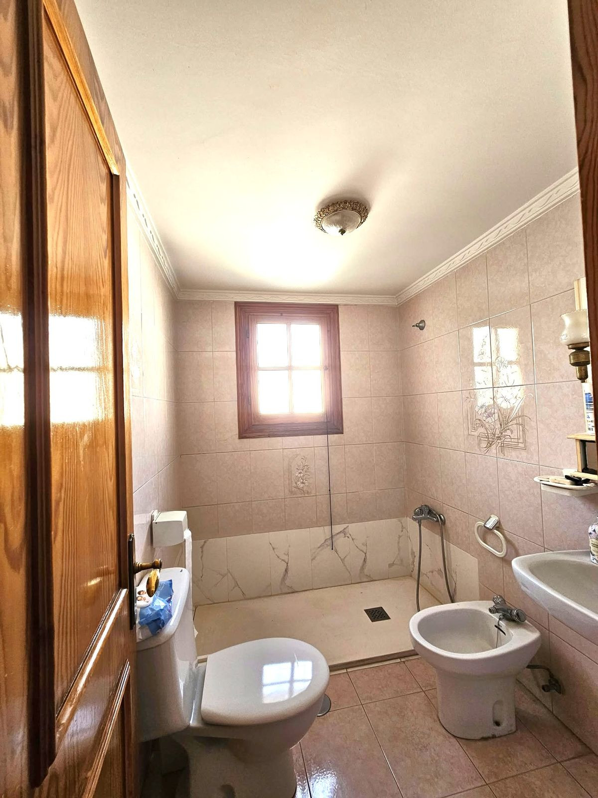 5 Bedroom Villa in Estepona - Photo 9