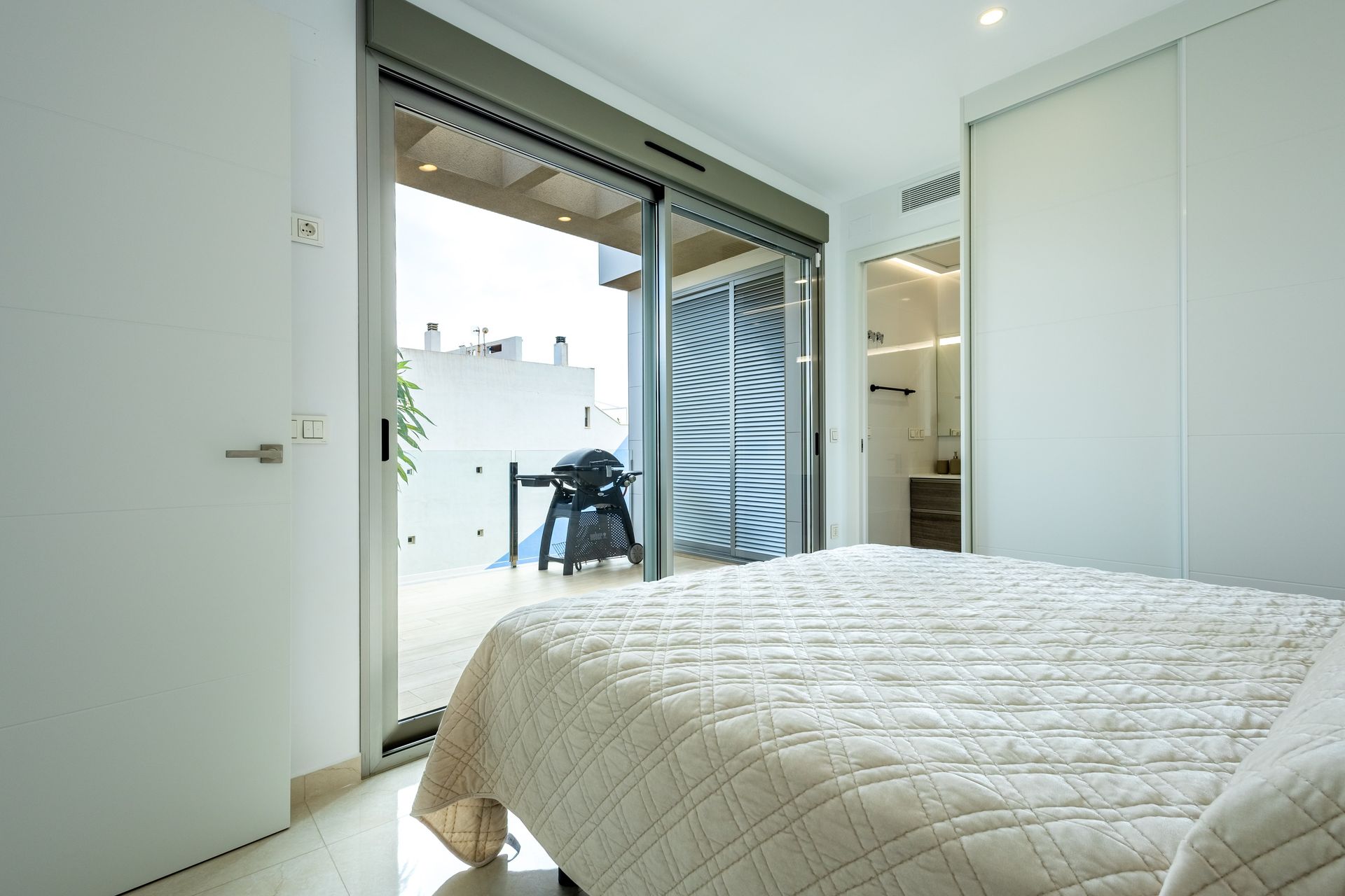 Apartamento com 4 quartos com piscina em Alicante, Espanha – Foto 19