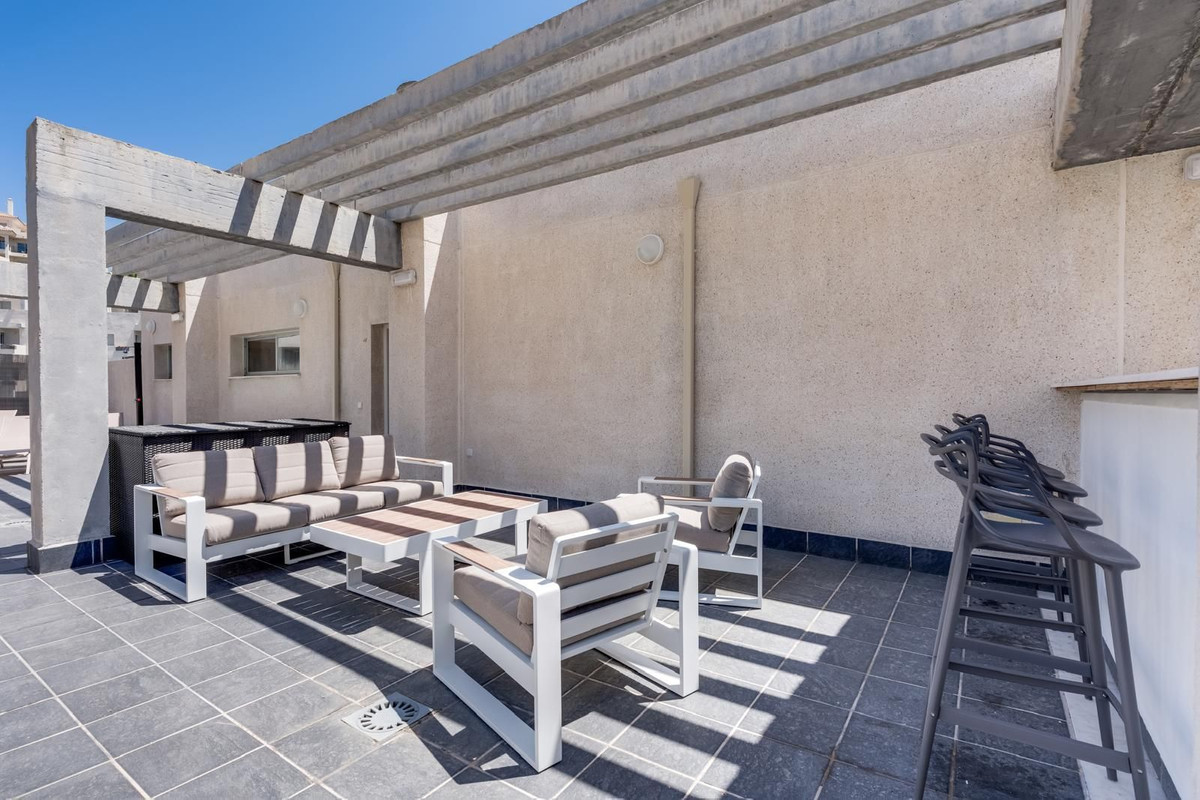 2 Bedroom Penthouse in Mijas - Photo 8