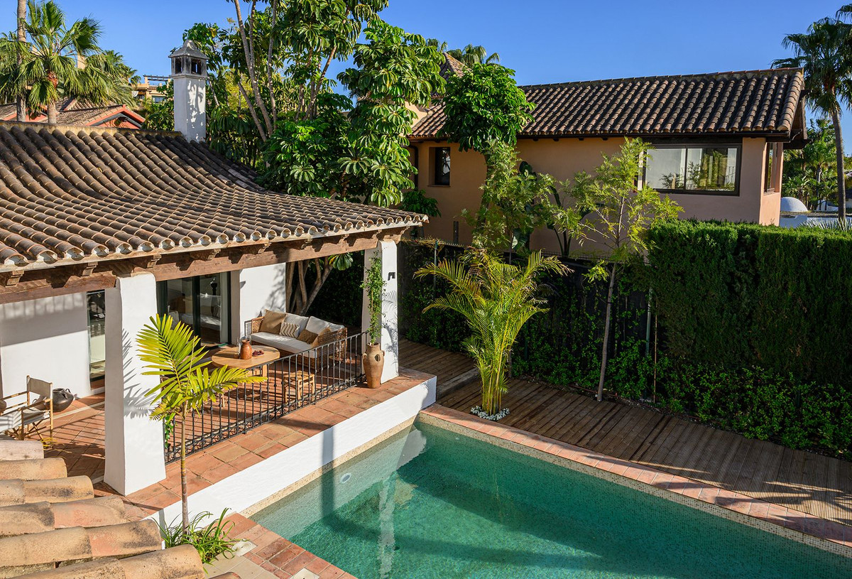 4 Bedroom Villa in Estepona - Photo 44