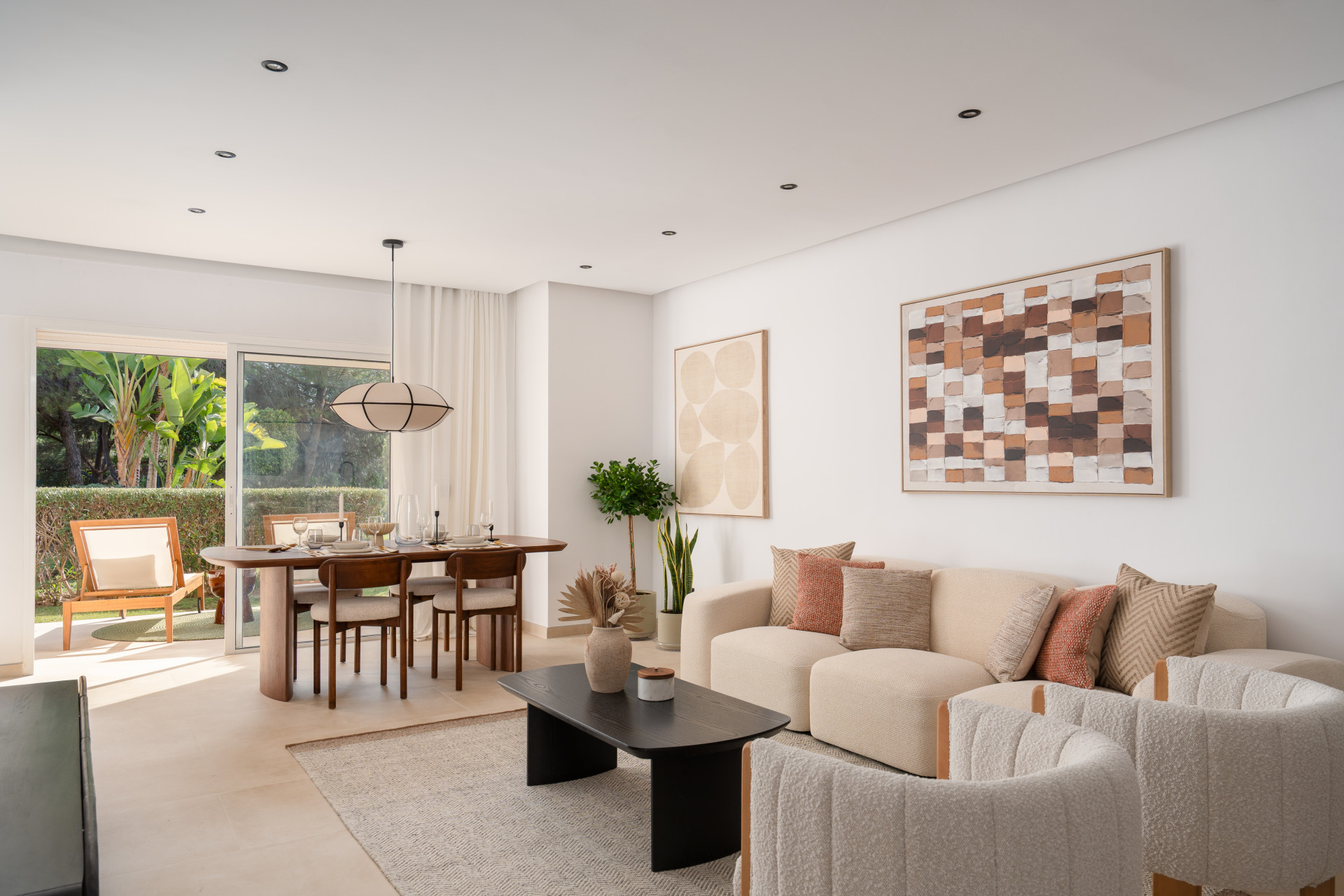 3 Bedroom Apartment in Marbella - Photo 2