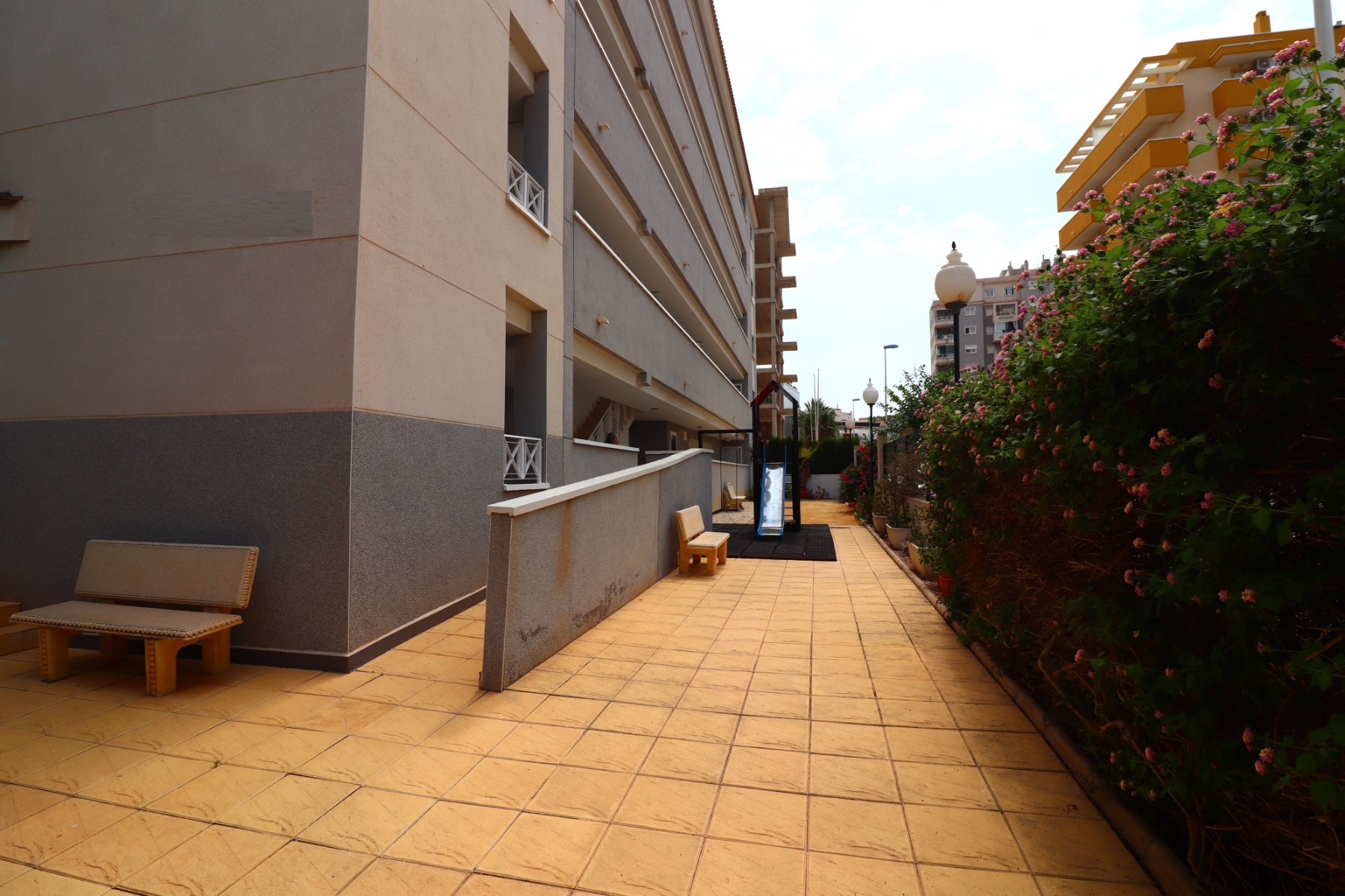 Apartamento com 2 quartos com piscina em Alicante, Espanha – Foto 13