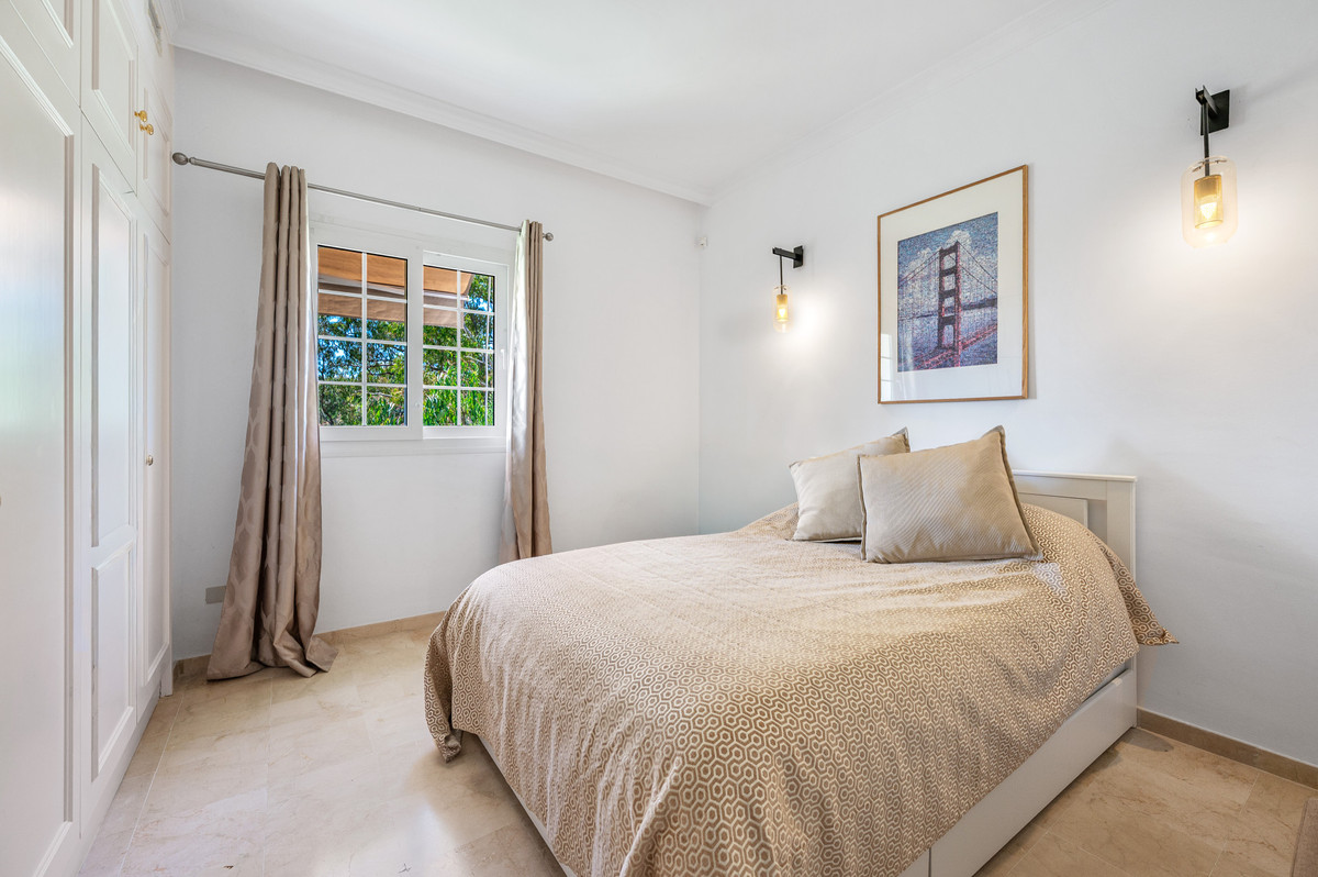 3 Bedroom Villa in Marbella - Photo 30