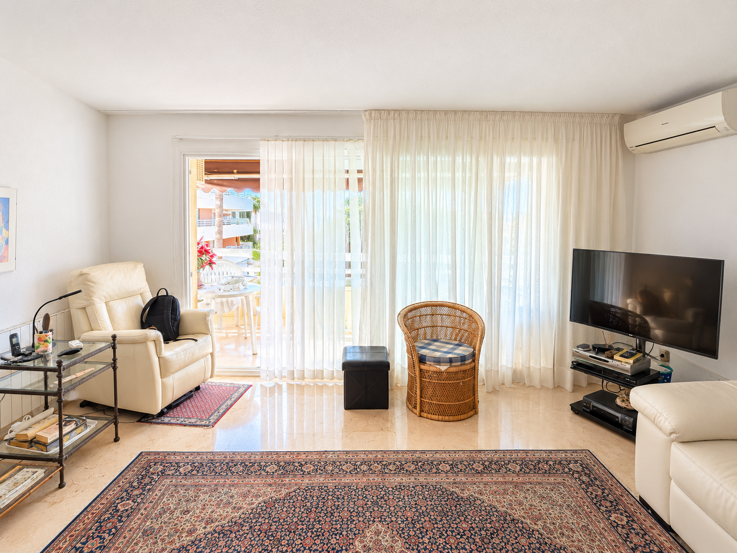 Piso de 4 dormitorios con piscina en Málaga – Foto 4