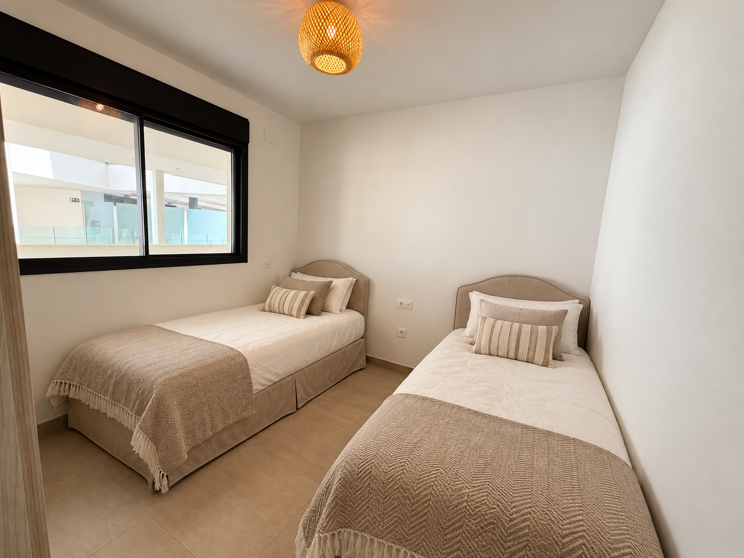 2 Bedroom Apartment in Benalmádena - Photo 14