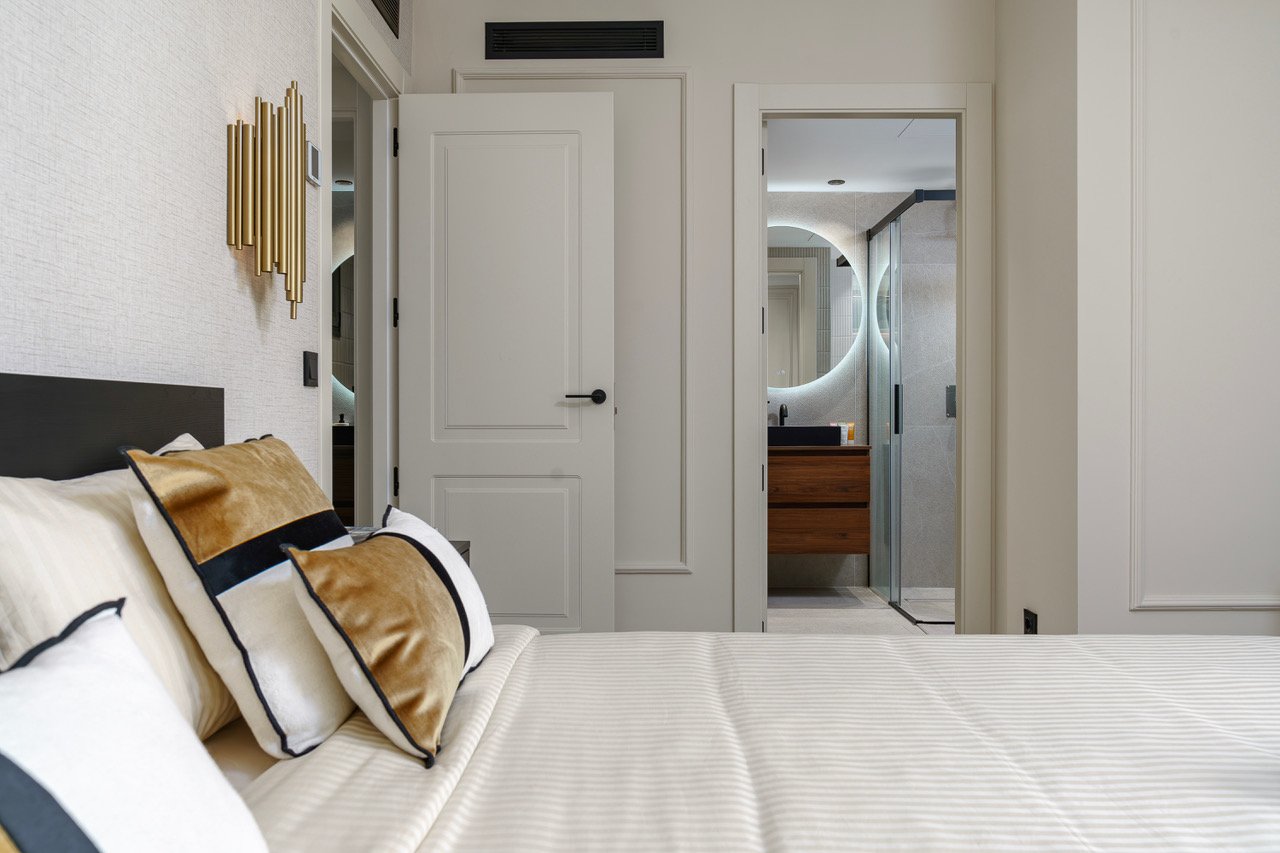 2 Bedroom Apartment in Marbella - Photo 9