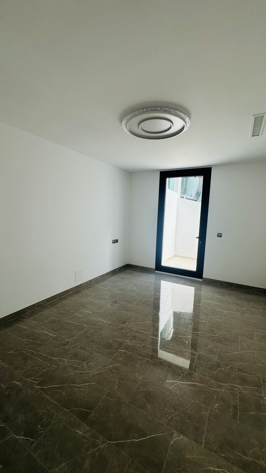 5 Bedroom Villa in Marbella - Photo 21