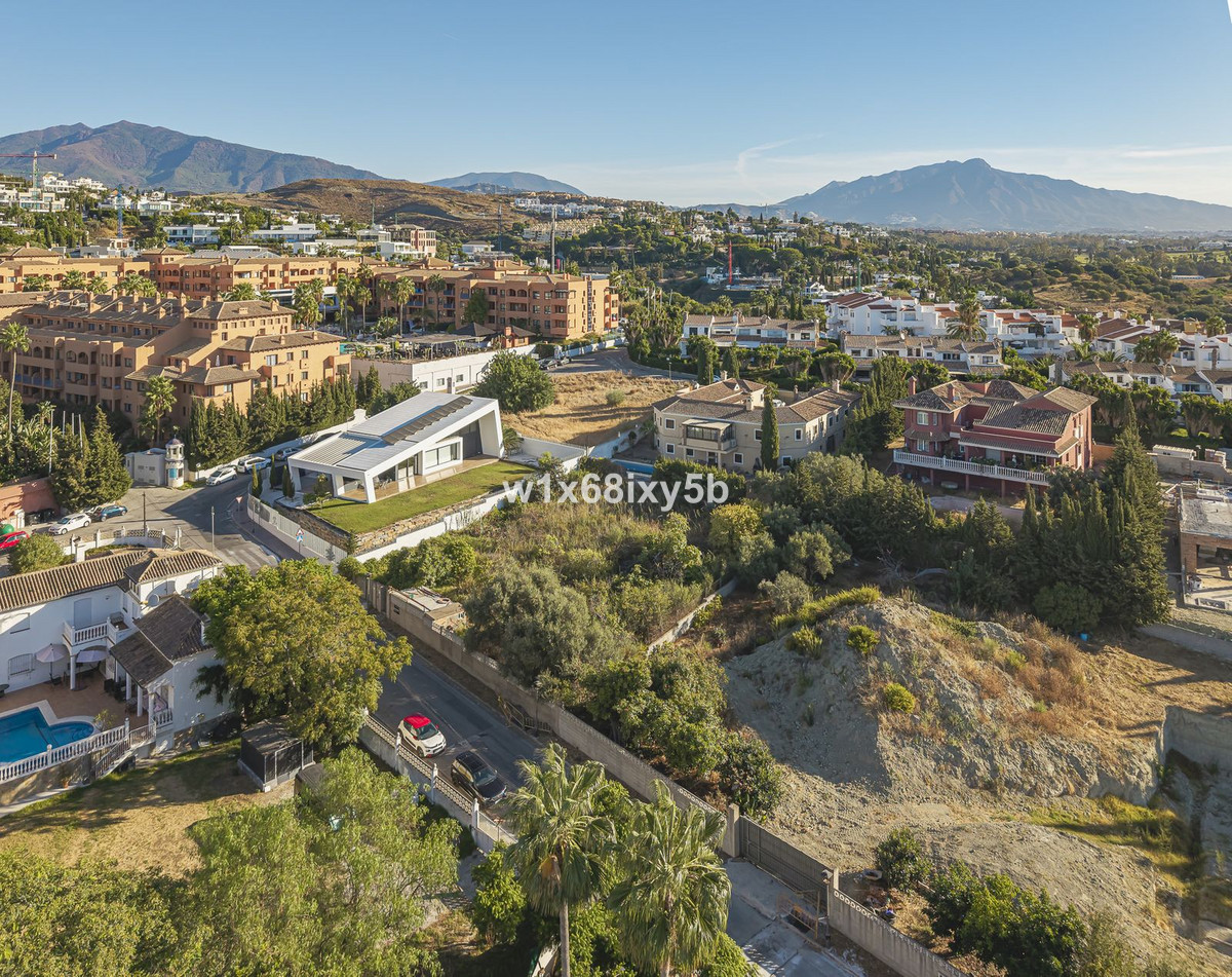 1,213 m² Plot in Estepona - Photo 2