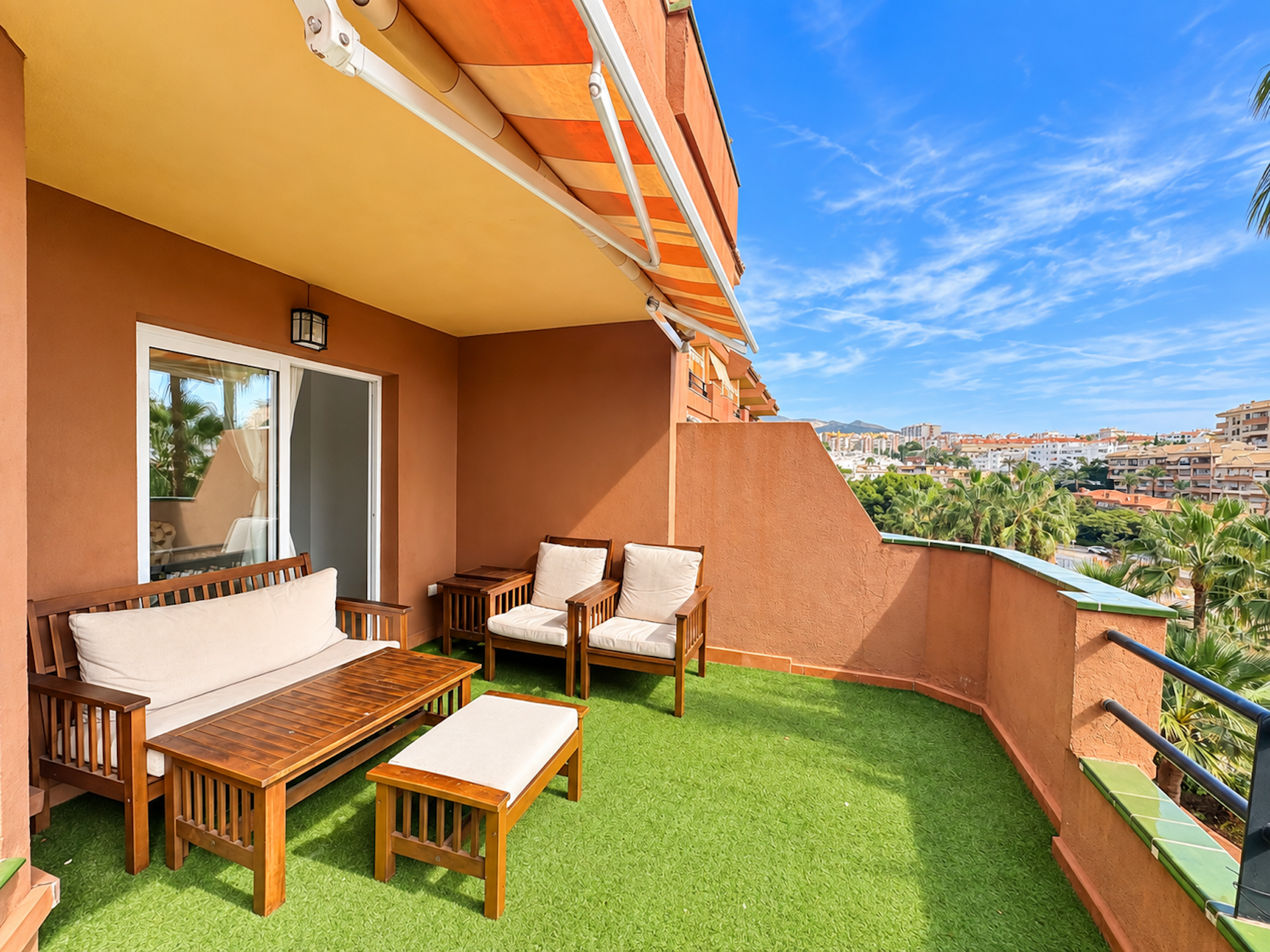 2 Bedroom Apartment in Benalmádena - Photo 5