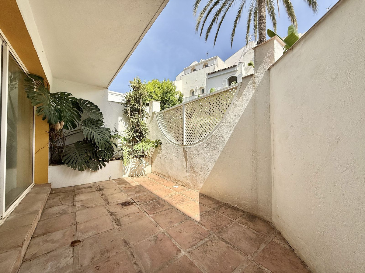 3 Bedroom Townhouse in Marbella - Photo 4