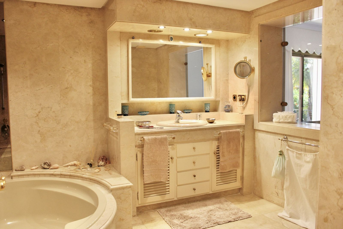 6 Bedroom Villa in Marbella - Foto 14