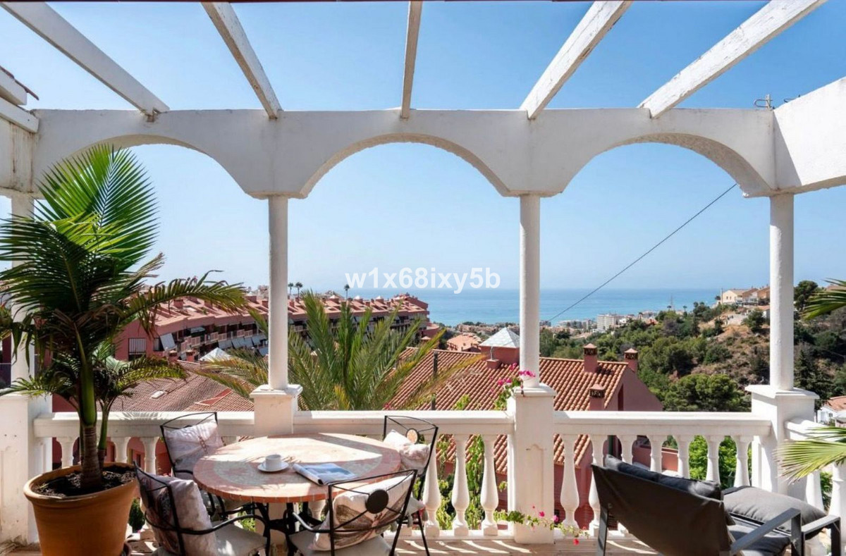 2 Bedroom Villa in Fuengirola - Photo 6