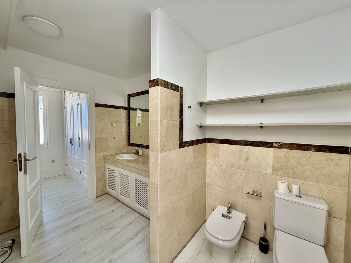 3 Bedroom Penthouse in Casares - Photo 48