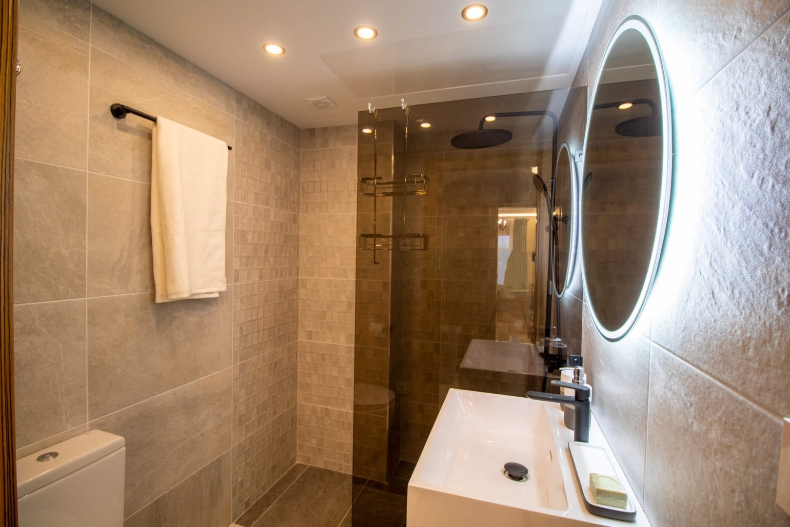2 Bedroom Apartment in Marbella - Photo 17