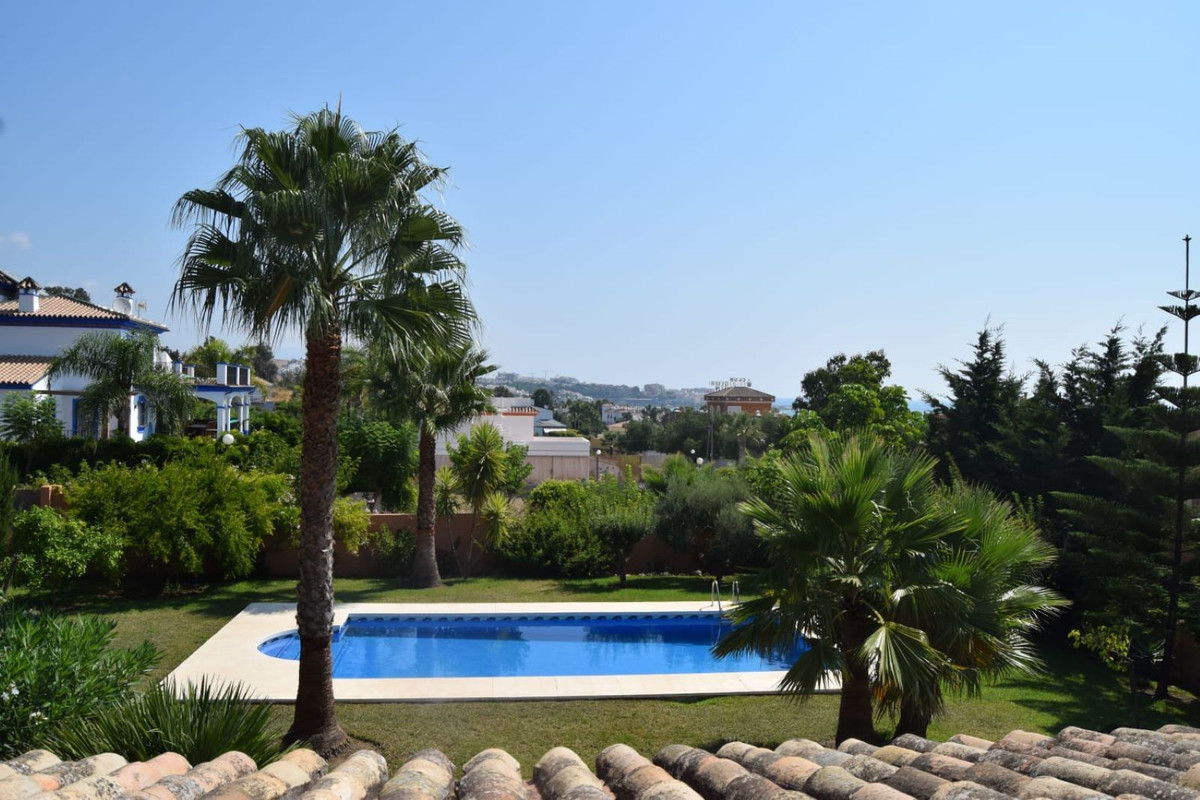 4 Bedroom Villa in Estepona - Фото 3