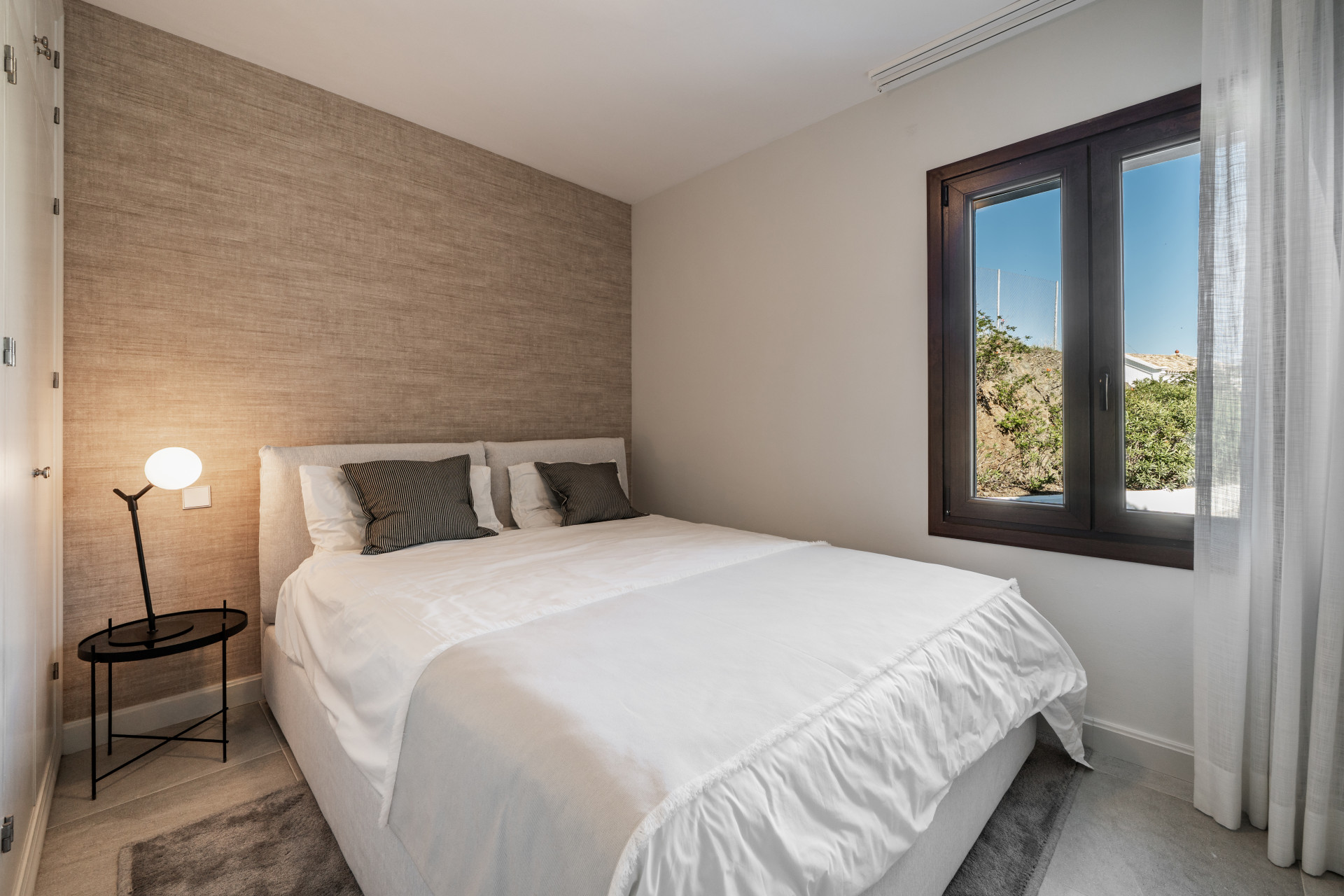 5 Bedroom Villa in Estepona - Photo 32
