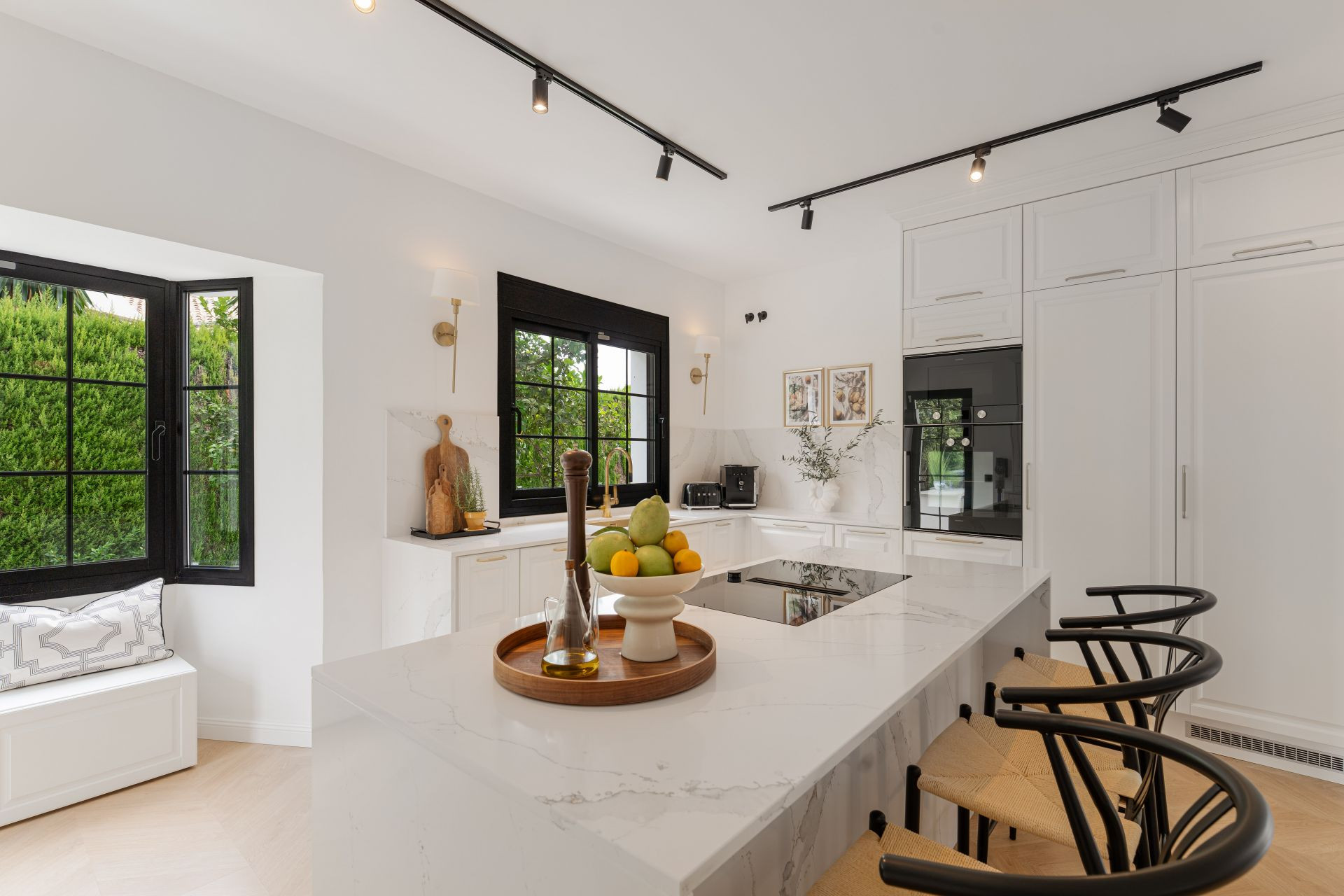 6 Bedroom Villa in Estepona - Photo 9