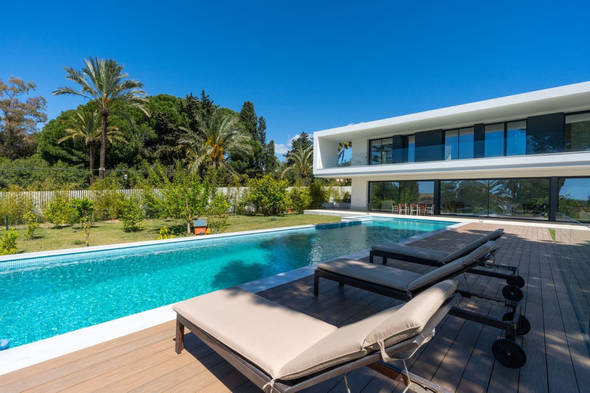 6 Bedroom Villa in Marbella - Photo 34