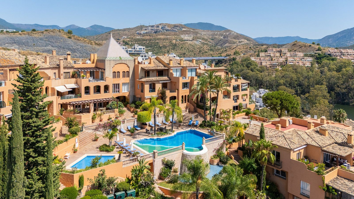 3 Bedroom Apartment in Marbella - Photo 32