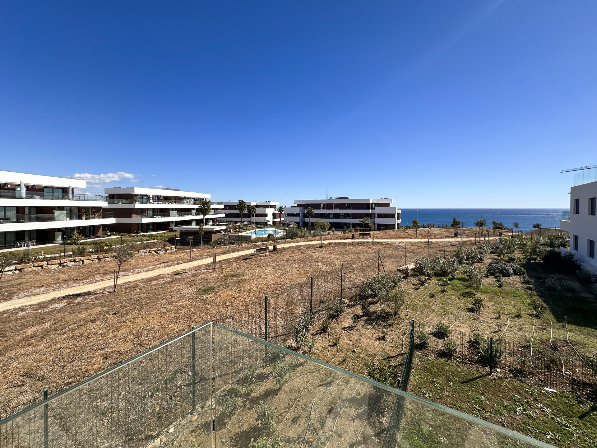 3 Bedroom Apartment in Estepona - Photo 9