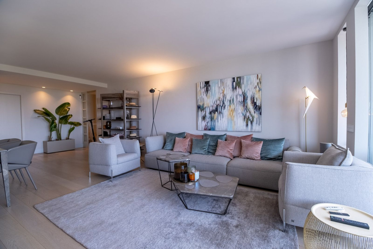 2 Bedroom Apartment in Marbella - Photo 8