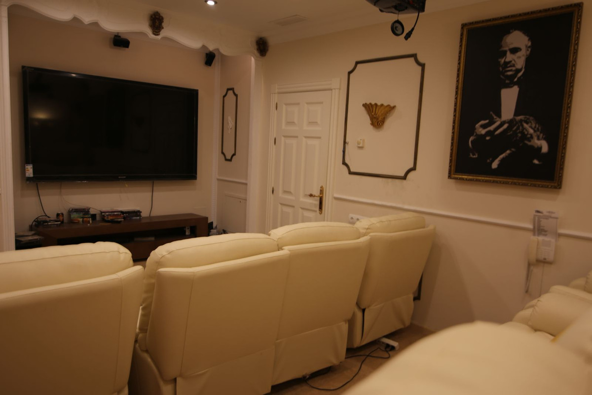 6 Bedroom Villa in Sotogrande - Photo 12