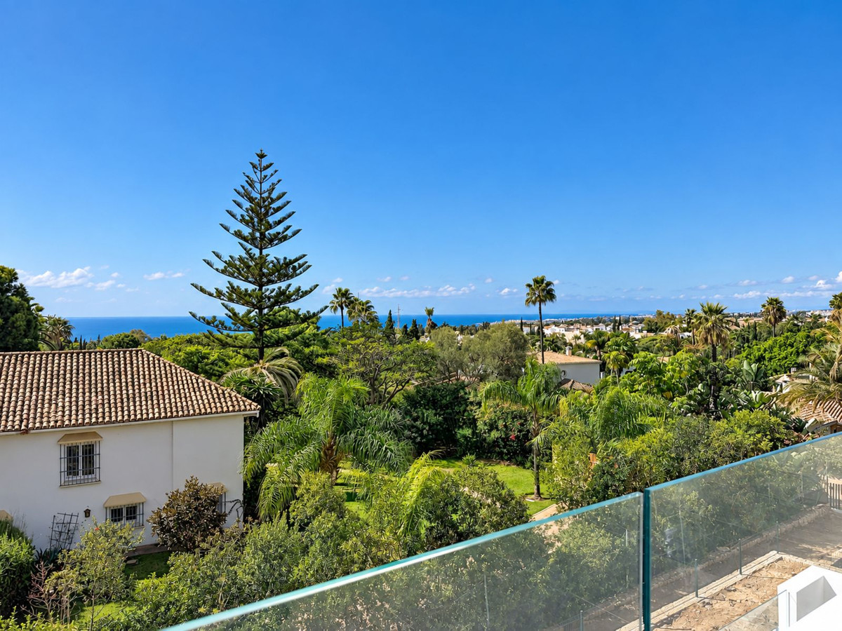 5 Bedroom Villa in Marbella - Photo 28