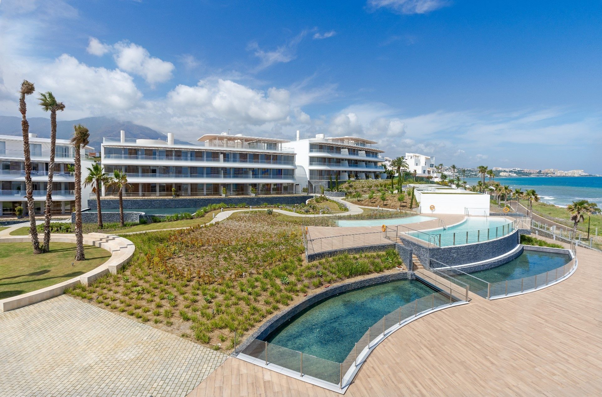 3 Bedroom Penthouse in Estepona - Photo 6