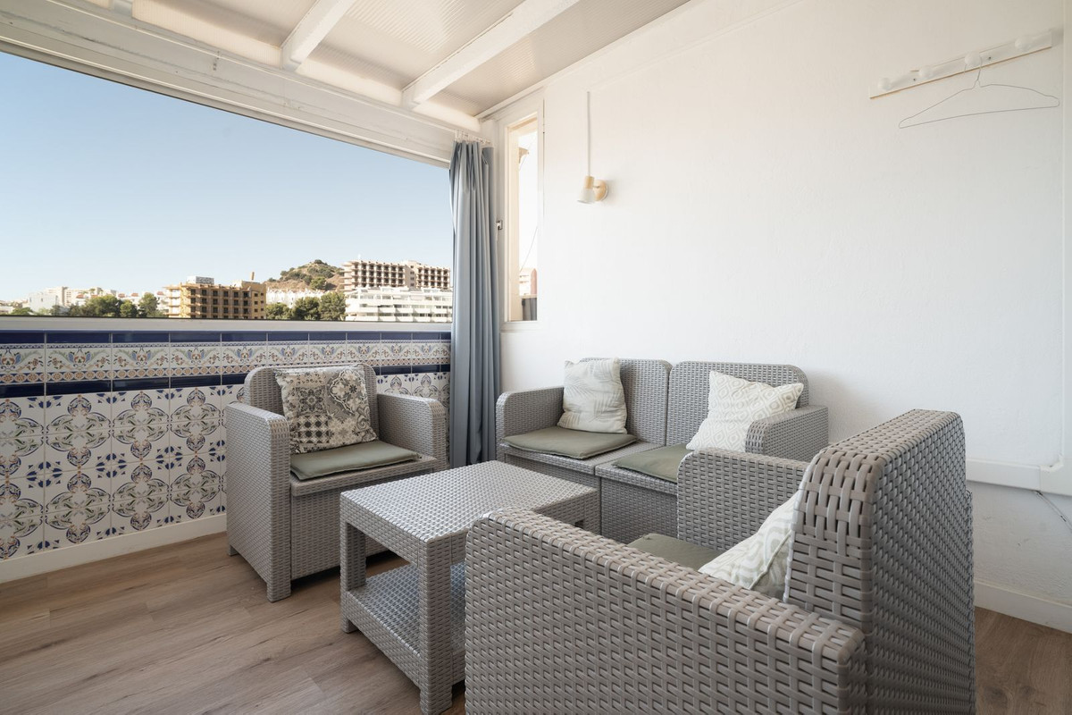 1 Bedroom Apartment in Benalmádena - Photo 3