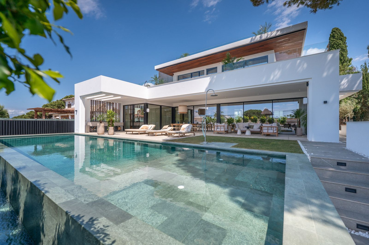 6 Bedroom Villa in Marbella - Photo 16
