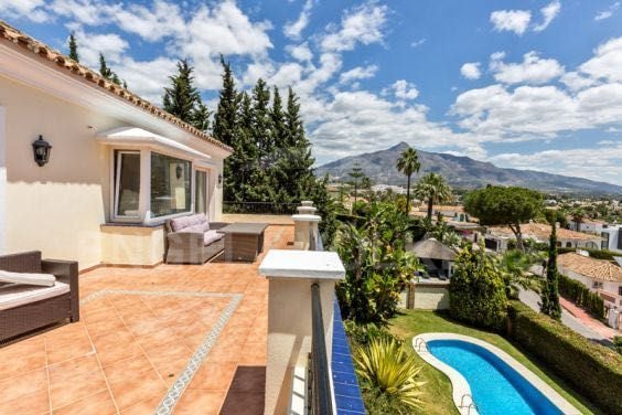 6 Bedroom Villa in Marbella - Photo 5