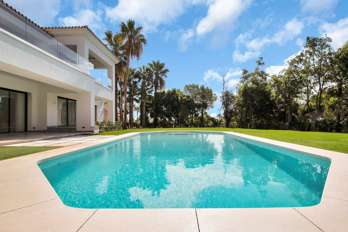 6 Bedroom Villa in Marbella - Фото 3