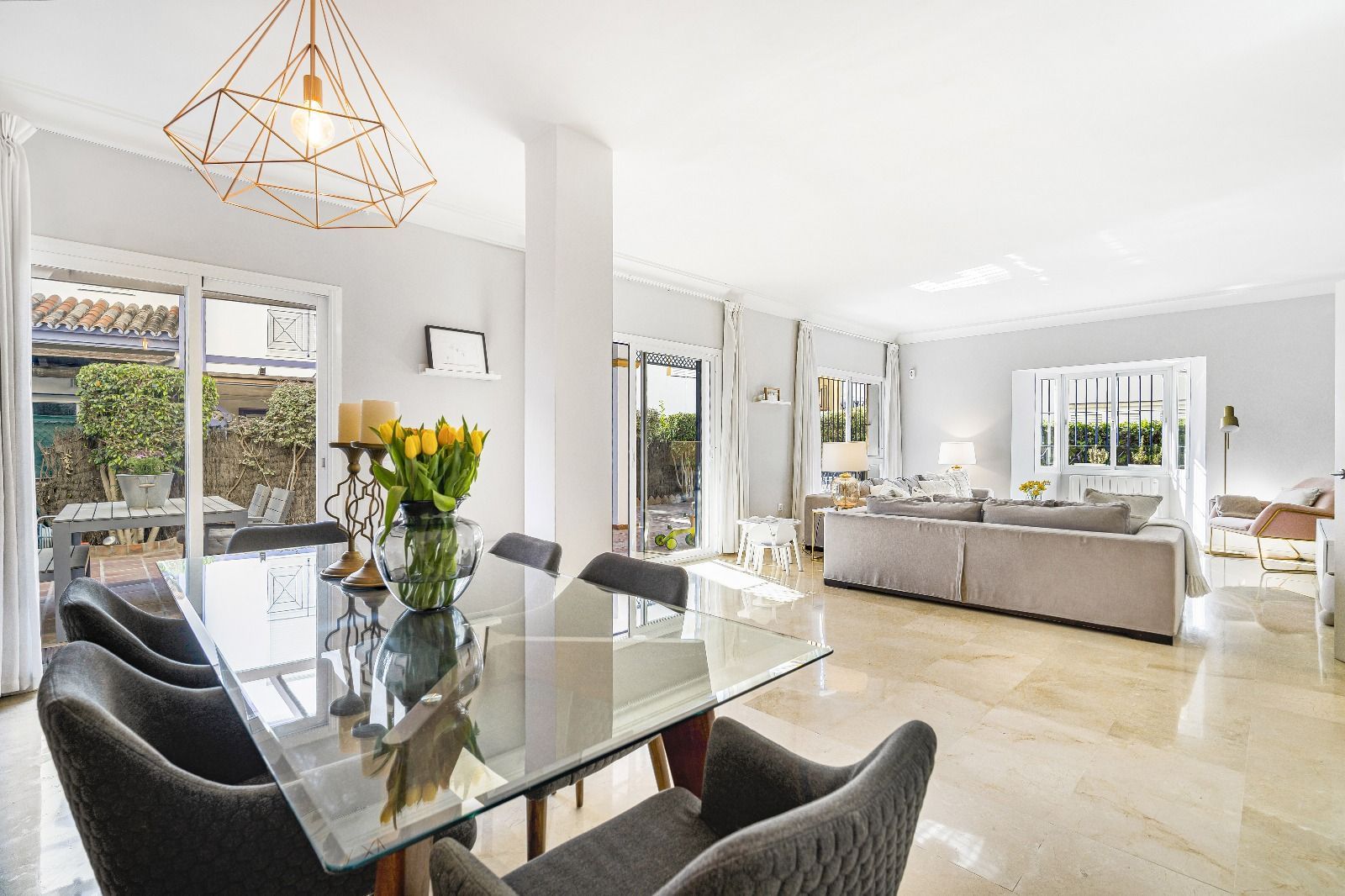 5 Bedroom Villa in San Pedro de Alcántara - Photo 5