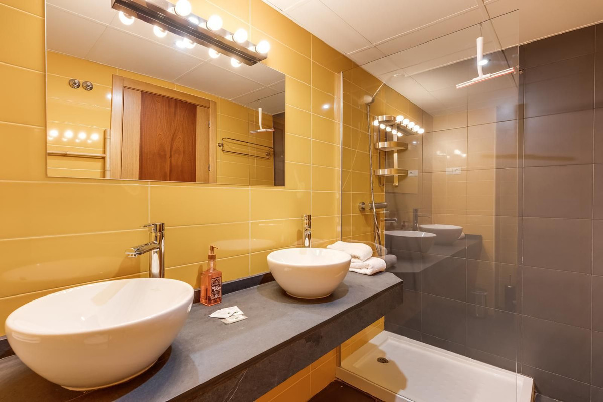 2 Bedroom Penthouse in Mijas - Photo 30