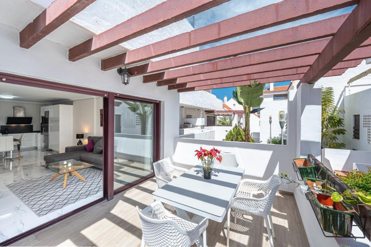 3 Bedroom Apartment in Marbella - Photo 4