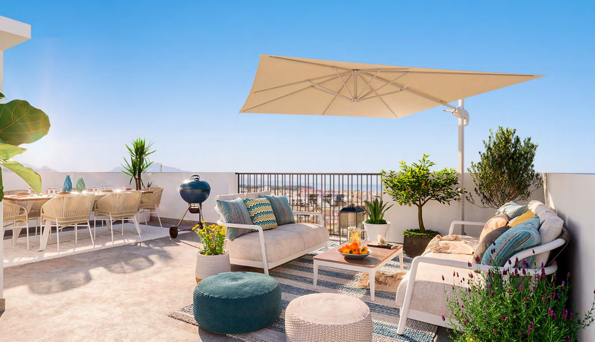 2 Bedroom Penthouse in Estepona - Photo 3