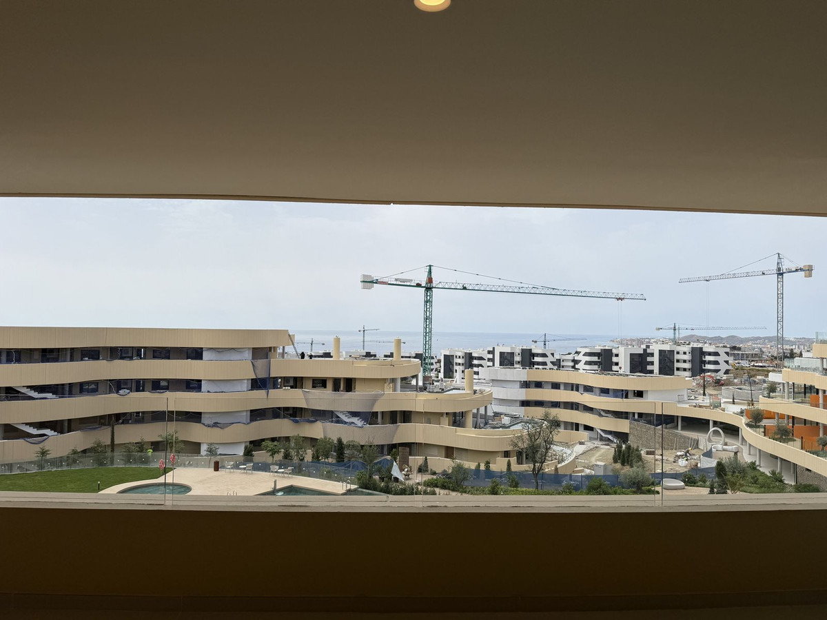 3 Bedroom Apartment in Benalmádena - Photo 6