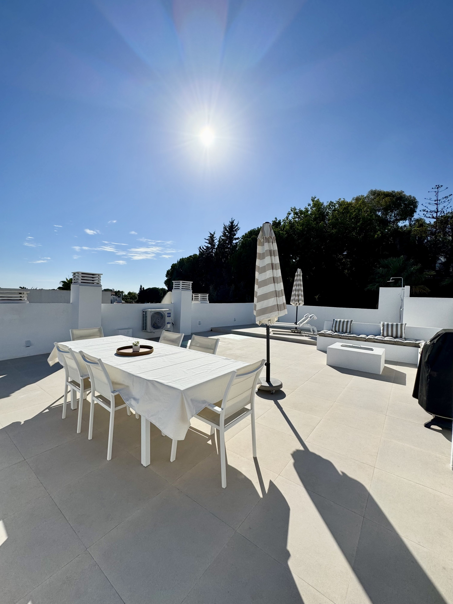 3 Bedroom Penthouse in Benahavís - Photo 32
