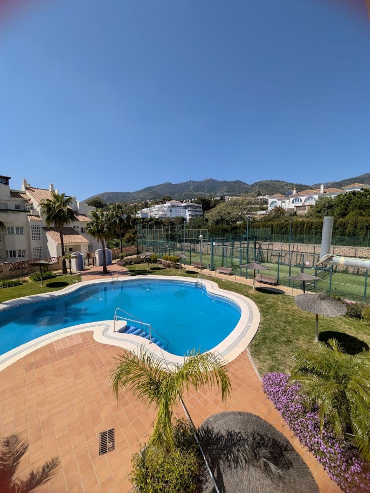 2 Bedroom Apartment in Benalmádena - Photo 25