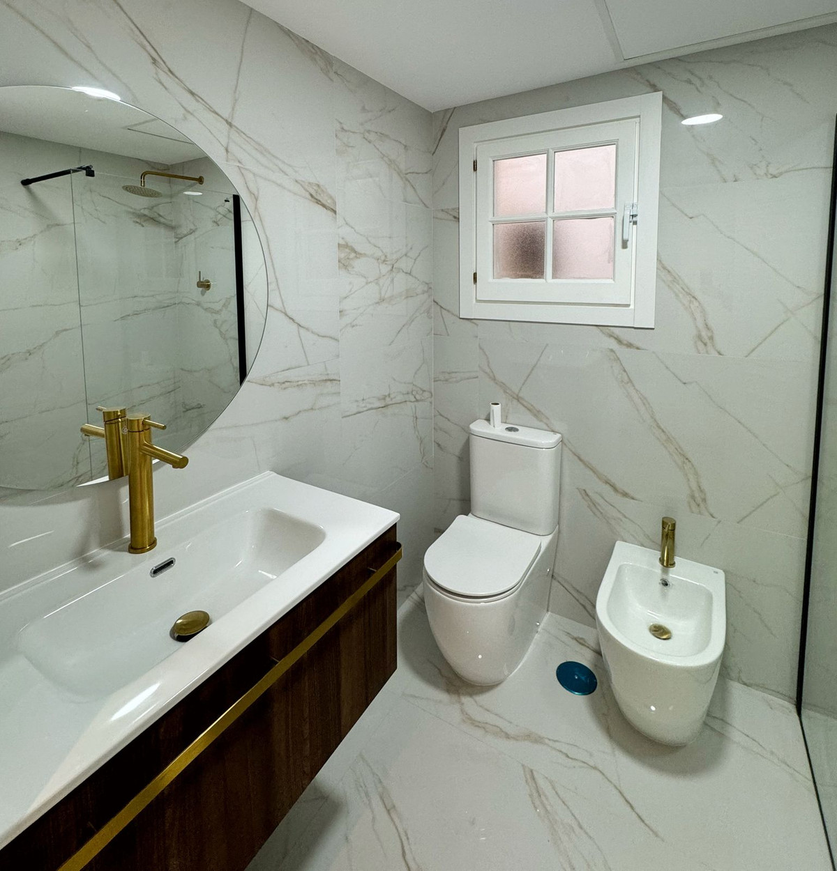 5 Bedroom Apartment in Benahavís - Photo 28