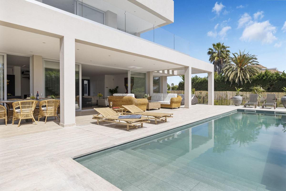 5 Bedroom Villa in San Pedro de Alcántara - Photo 26