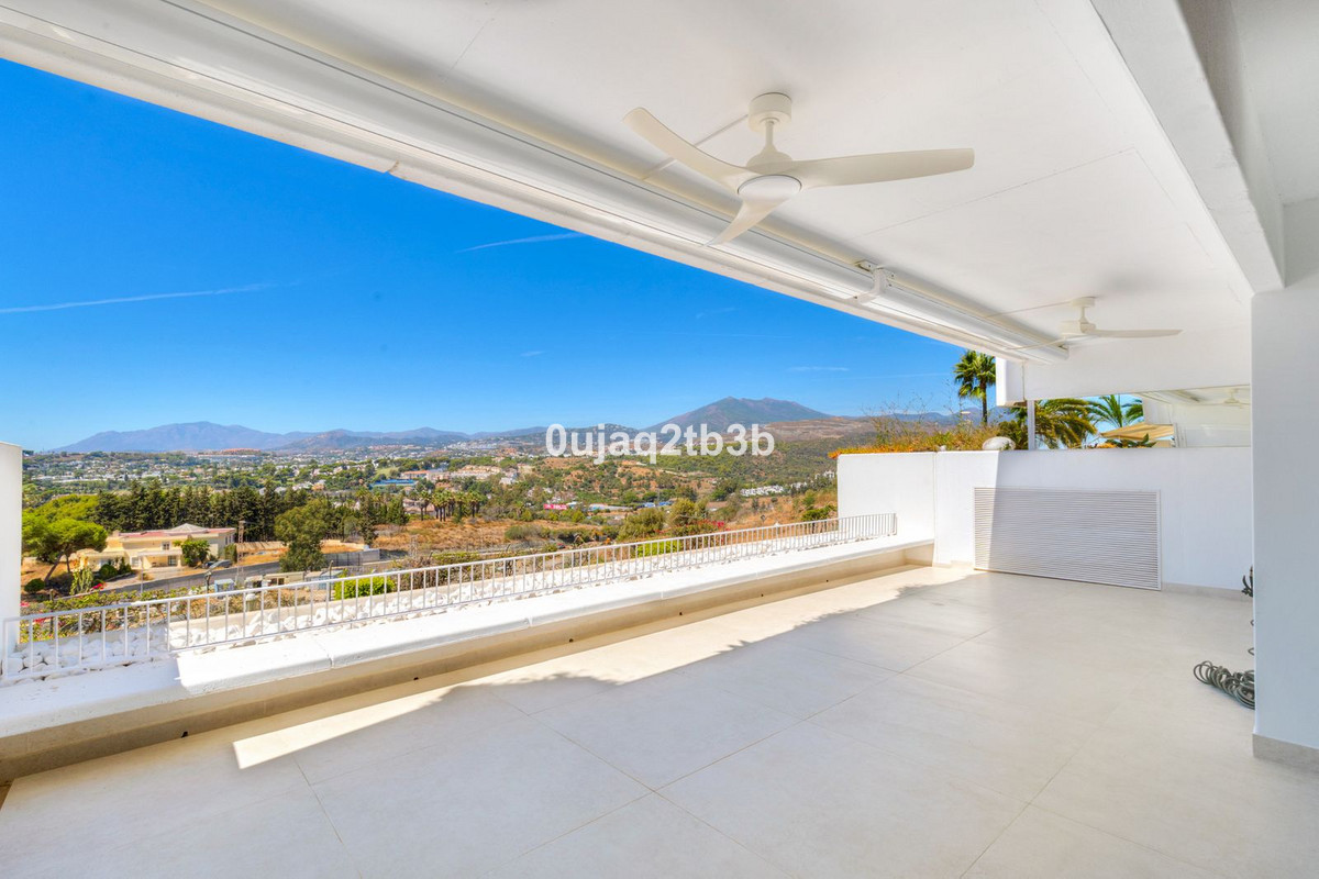 3 Bedroom Apartment in Marbella - Photo 21