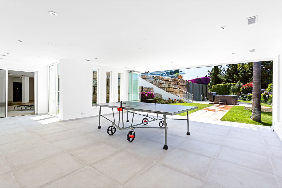 7 Bedroom Villa in Marbella - Photo 9