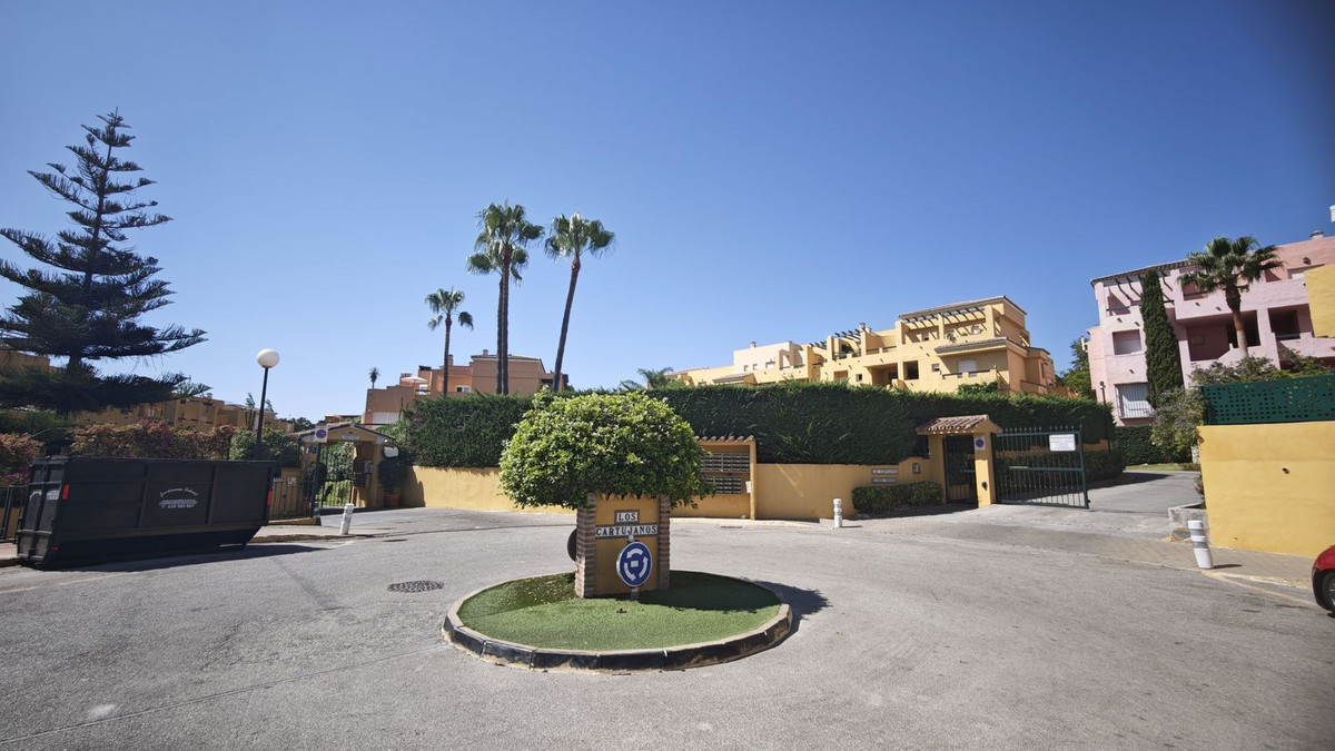 2 Bedroom Apartment in San Pedro de Alcántara - Photo 6