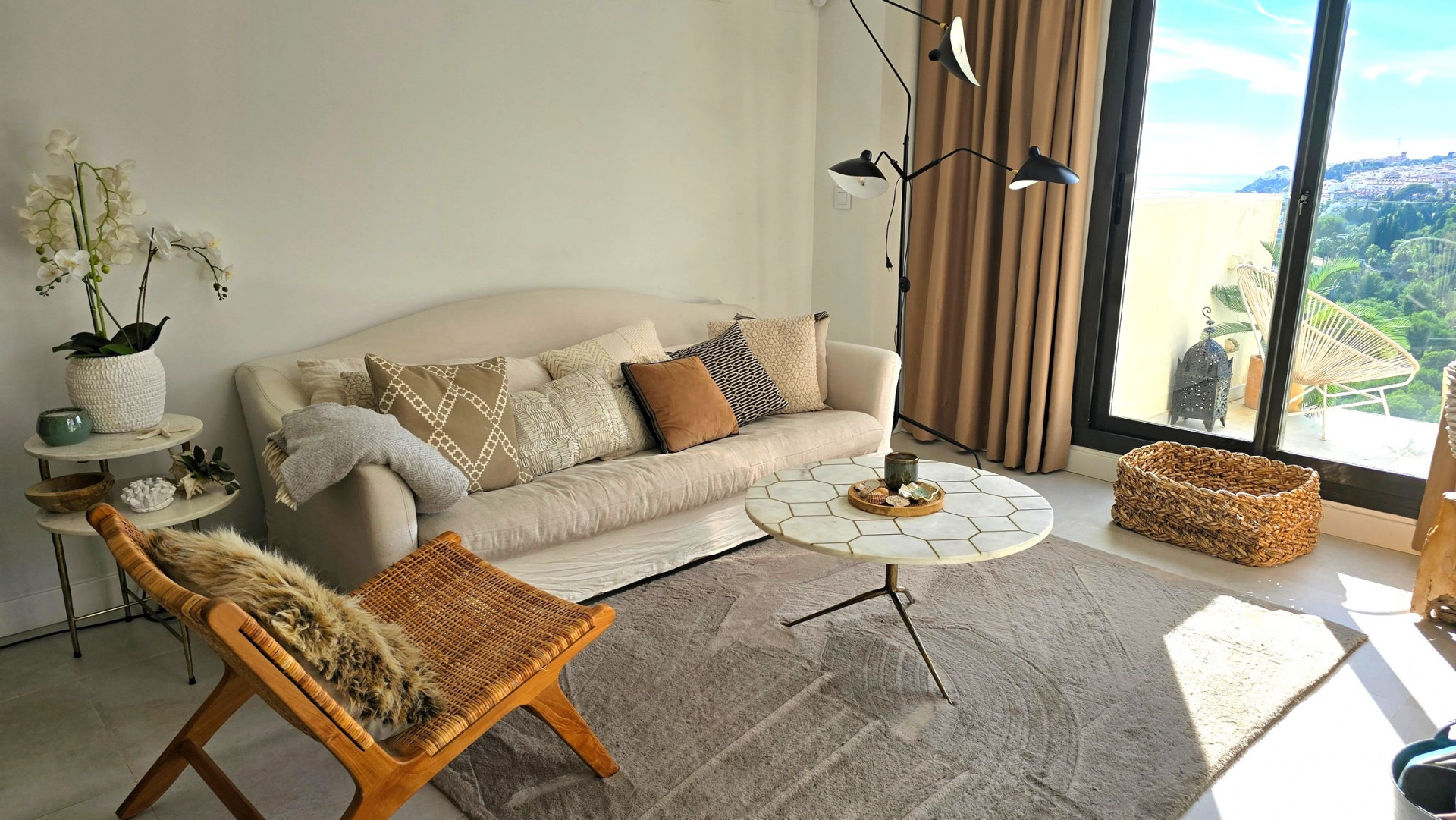 2 Bedroom Apartment in Benalmádena - Photo 3