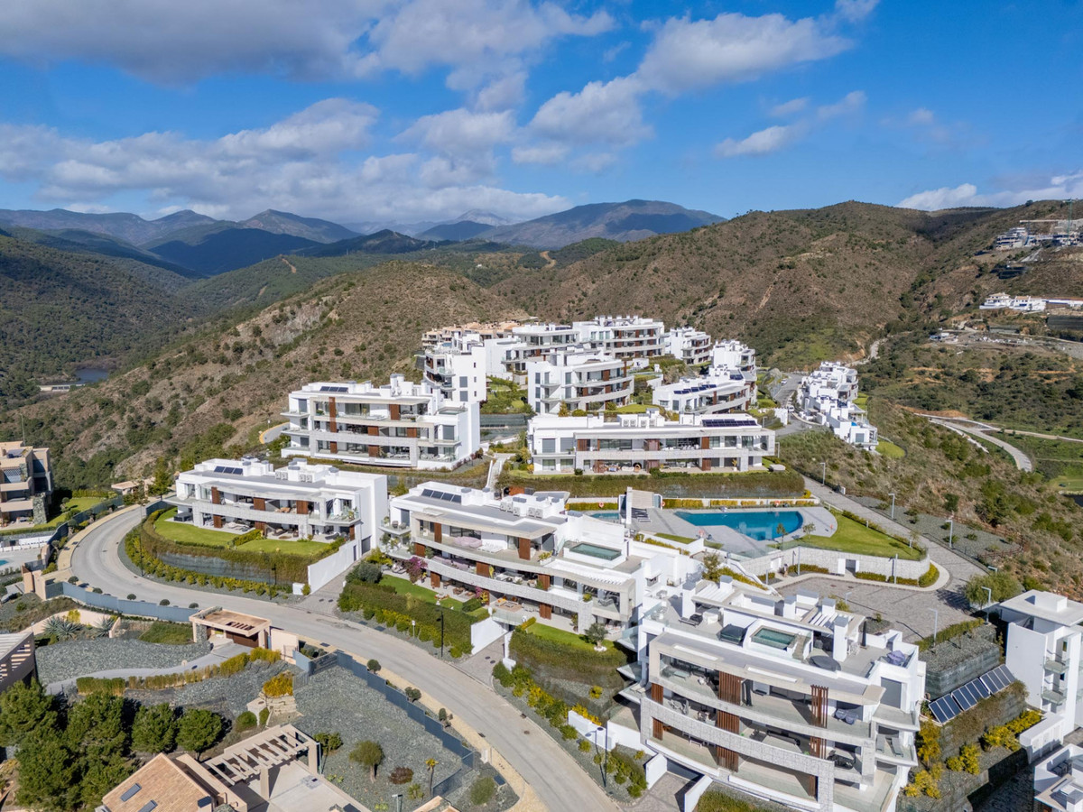 3 Bedroom Apartment in Benahavís - Photo 29