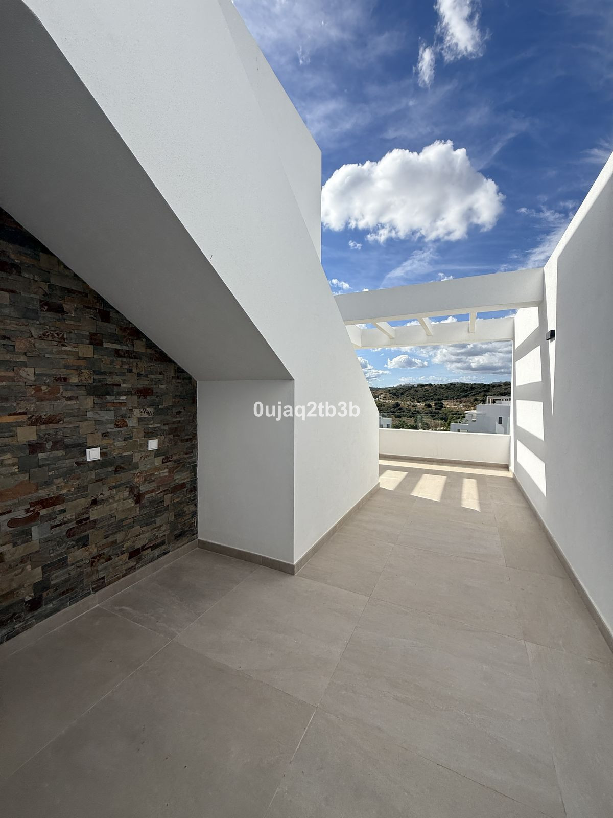 3 Bedroom Penthouse in Estepona - Photo 21