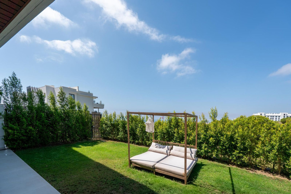 3 Bedroom Apartment in Fuengirola - Photo 12