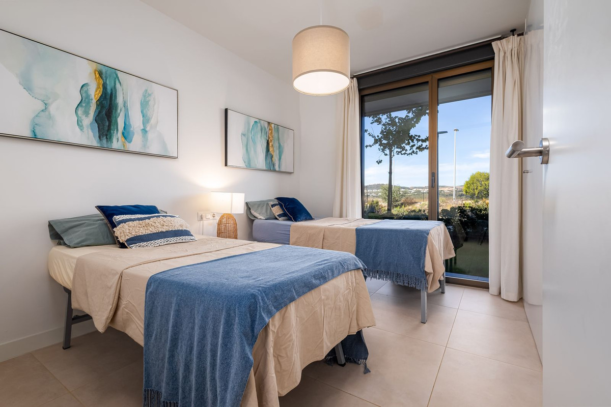 2 Bedroom Apartment in Casares - Photo 12