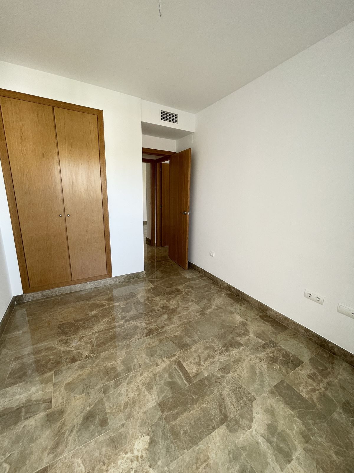 3 Bedroom Apartment in Estepona - Foto 26